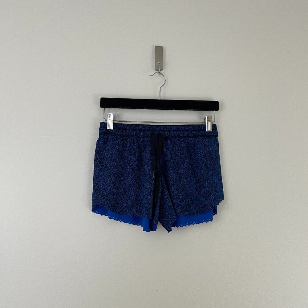Lululemon Hit It Shorts in Circuit Cerulean Blue Black Size 4